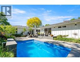 410 VICTORIA Street - 6