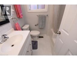 185 ROSSLYN Avenue N - 18