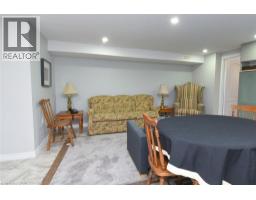 185 ROSSLYN Avenue N - 20