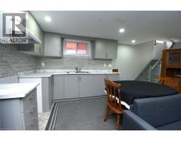 185 ROSSLYN Avenue N - 23
