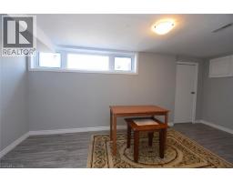 185 ROSSLYN Avenue N - 26