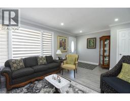 185 ROSSLYN Avenue N - 4