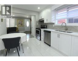 185 ROSSLYN Avenue N - 8