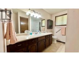 63 LEE Avenue - 17