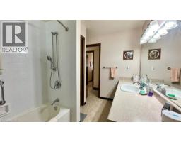 63 LEE Avenue - 18