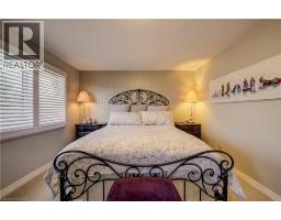 375 KINGSCOURT Drive UnitNo. 35 - 18