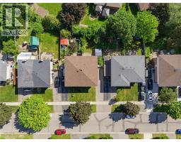 126 DINISON Crescent - 29