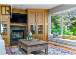 2372 CARRINGTON Place - 8