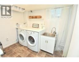49 PARK Street E - 36