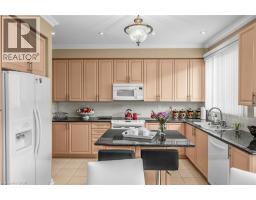 1098 HEPBURN Road - 12