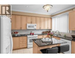 1098 HEPBURN Road - 13
