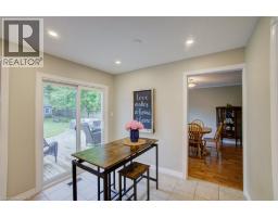 57 ROBERTSON Crescent - 11