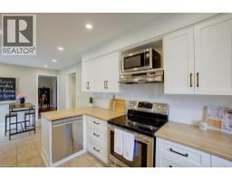 57 ROBERTSON Crescent - 14