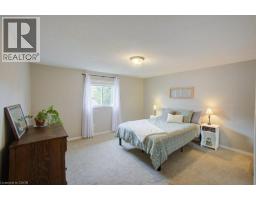 57 ROBERTSON Crescent - 24