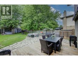 57 ROBERTSON Crescent - 39
