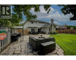 57 ROBERTSON Crescent - 41