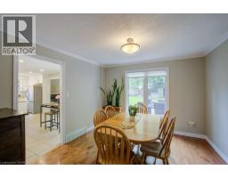 57 ROBERTSON Crescent - 8