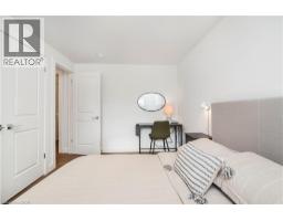 39 FORESTGATE Drive - 16