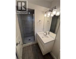 39 FORESTGATE Drive - 31