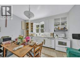183 LOUISA Street - 9