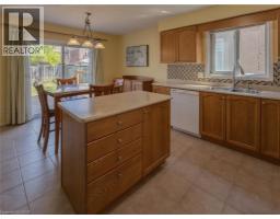 212 SLEAFORD Street - 10