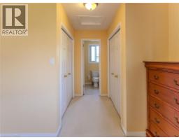 212 SLEAFORD Street - 28
