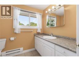 304 OAKWOOD Court - 26