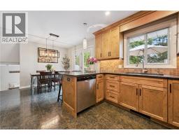 107 CLARENCE Avenue - 13