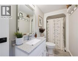 107 CLARENCE Avenue - 17
