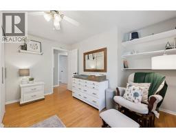 107 CLARENCE Avenue - 19