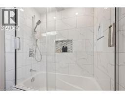 107 CLARENCE Avenue - 25
