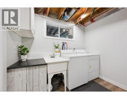 107 CLARENCE Avenue - 32