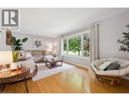 107 CLARENCE Avenue - 6