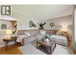 107 CLARENCE Avenue - 7