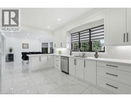 2 CURRIE Drive - 12