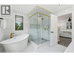 2 CURRIE Drive - 22