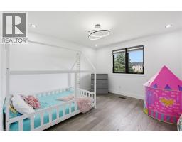 2 CURRIE Drive - 26