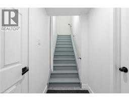 2 CURRIE Drive - 36