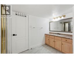 2 CURRIE Drive - 40