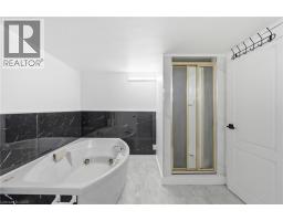 2 CURRIE Drive - 41
