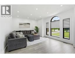 2 CURRIE Drive - 5