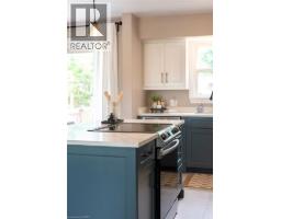 9 KINGSLEA Drive - 21