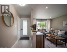 9 KINGSLEA Drive - 5