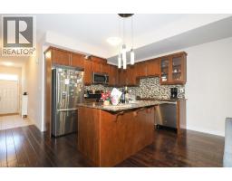 18 ROBERT PEEL Road - 12