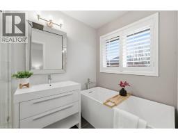 2202 BROOKHAVEN Crescent - 36
