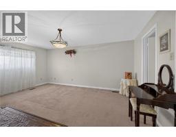 26 MCMASTER Drive - 26