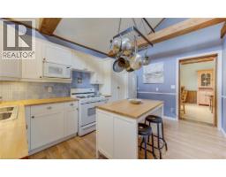 76 JACOB Street E - 17