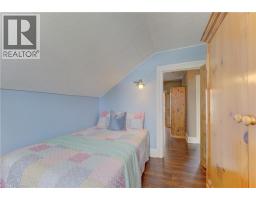 76 JACOB Street E - 23