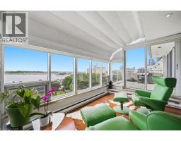 460 QUEENS QUAY Way UnitNo. 803E - 33