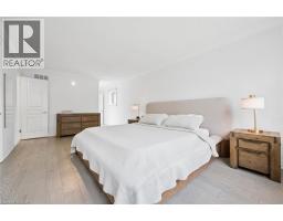 1194 QUEEN VICTORIA Avenue - 23